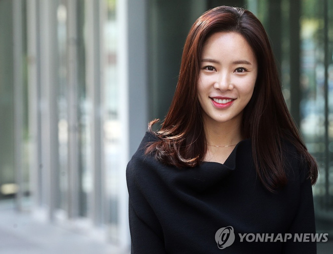 Hwang Jung Eum - nữ hoàng của nữ hoàng: Yêu một người 10 năm không cưới, cưới một người chỉ 6 tháng hẹn hò