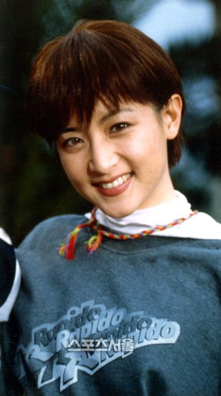 Tường thành nhan sắc xứ Hàn tuổi đôi mươi: Toàn vẻ đẹp cực phẩm không dao kéo, chả trách mãi vẫn chưa tìm được người kế vị