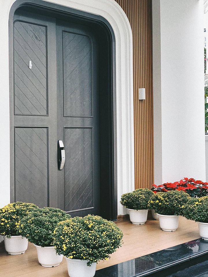 Sao Vbiz trang hoàng nhà cửa đón năm mới: Người xa hoa lộng lẫy, người giản đơn vẫn đủ đầy vị Tết!