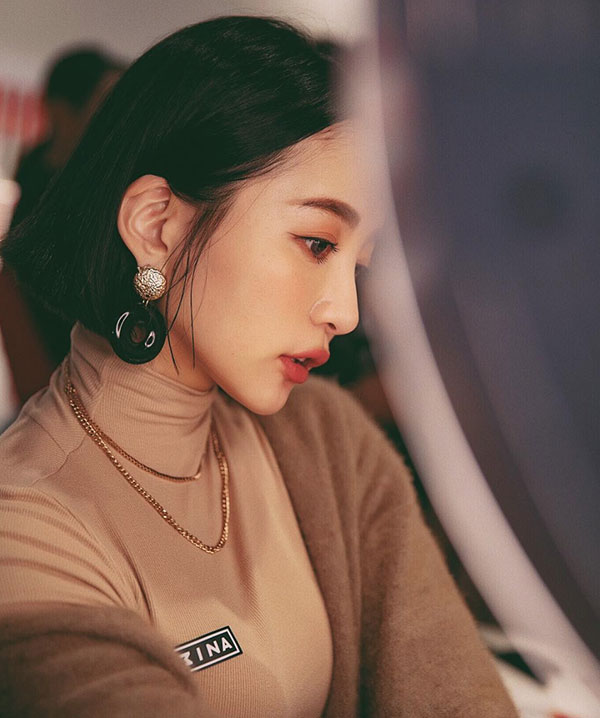 Bỏ ra tiền triệu mua váy áo chưa chắc trông đã hay ho bằng những món phụ kiện chỉ vài chục nghìn này