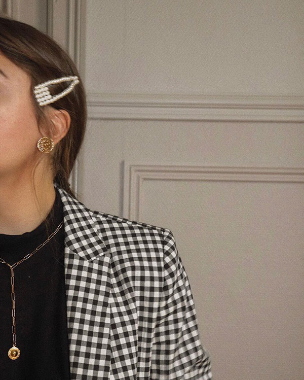 Bỏ ra tiền triệu mua váy áo chưa chắc trông đã hay ho bằng những món phụ kiện chỉ vài chục nghìn này