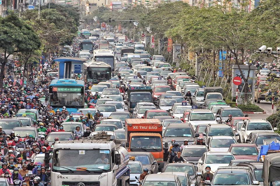 Hà Nội sát Tết: Tắc từ ngõ ra phố, từ trưa đến đêm Hà Nội sát Tết: Tắc từ ngõ ra phố, từ trưa đến đêm