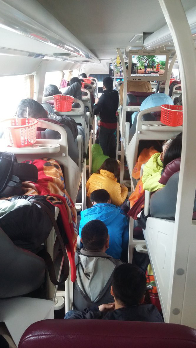 Bên trong những chuyến xe khách ngày cận tết khiến nhiều người ám ảnh