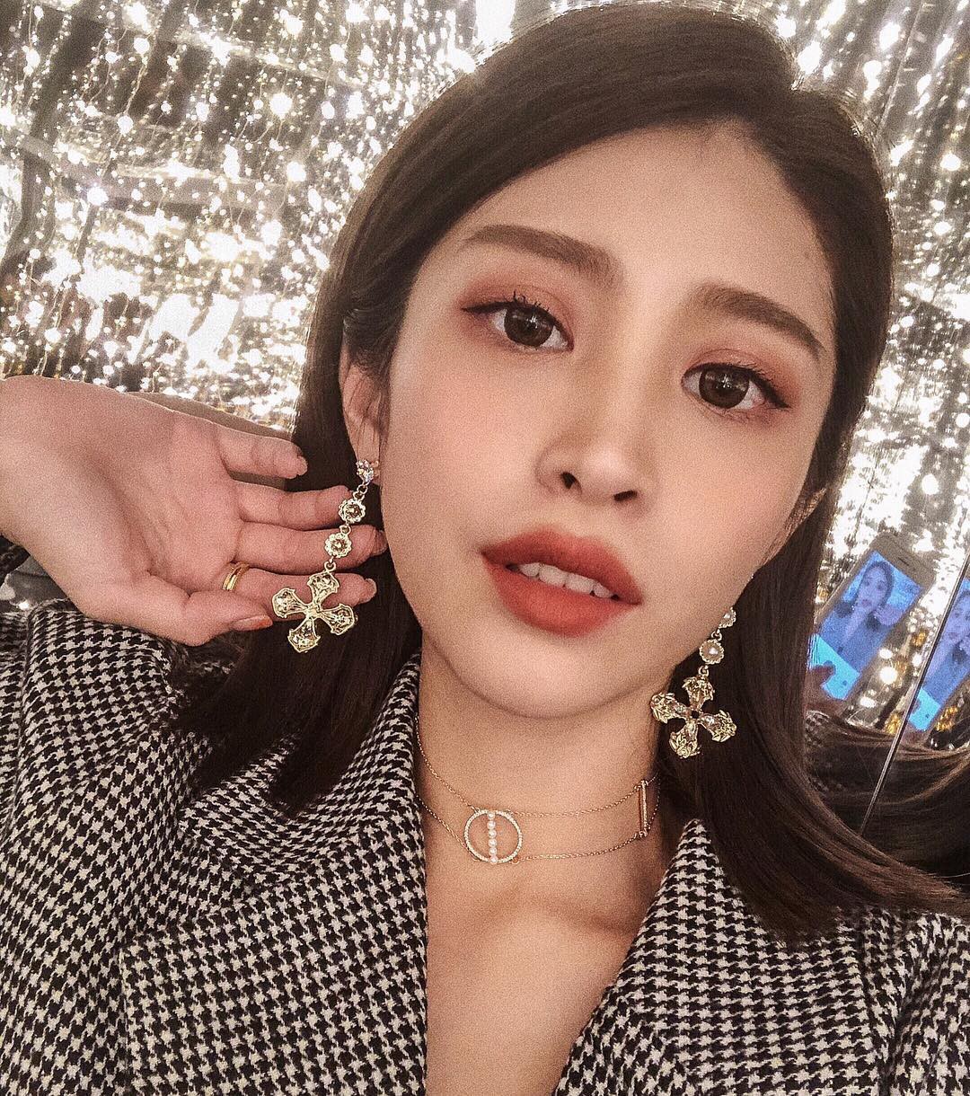 Nếu muốn diện đồ Tết không chỉ đẹp xinh mà còn sang chảnh ngút ngàn, chị em hãy bỏ túi ngay 5 tips sau