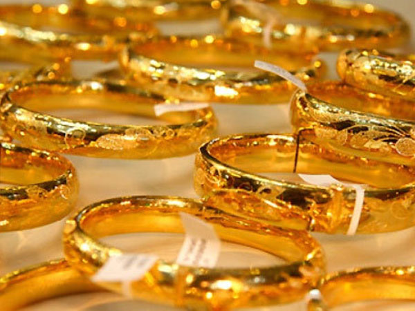 Giá vàng hôm nay 1/2: Tăng dữ dội, lên đỉnh mới