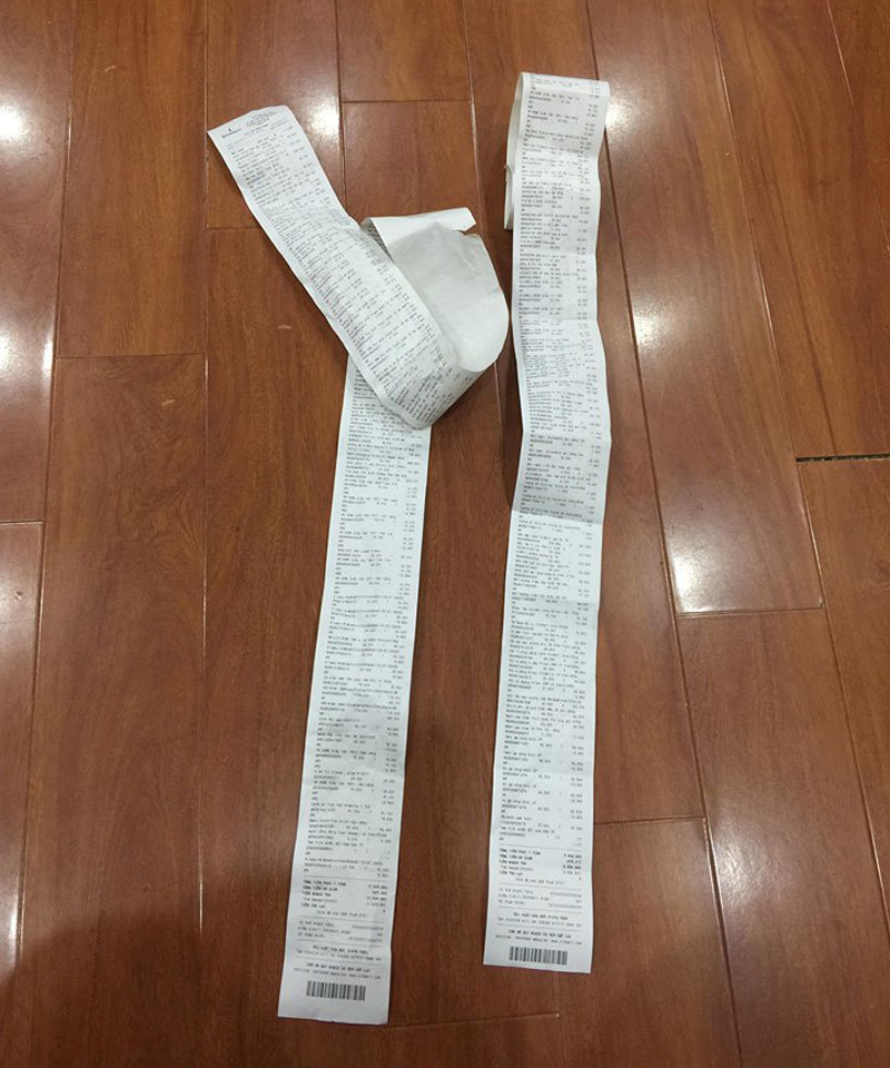 Hóa đơn siêu thị dài 3 mét: Vợ chồng bơ phờ sắm Tết, chùn chân thanh toán