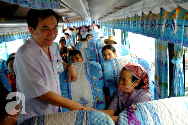 Nghẹn lòng cảnh bà, mẹ đưa con cháu bị ung thư về quê ăn Tết: Ước gì không phải quay lại đây lần nào nữa