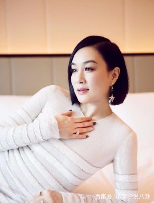 Bom sex gốc Việt Chung Lệ Đề gây tranh cãi khi uống dầu ăn suốt 11 ngày để… thải độc