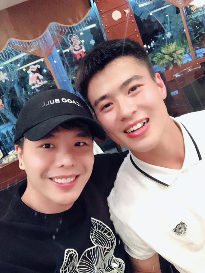 Trịnh Thăng Bình thăm lại đội bóng cũ toàn những chân sút đang hot nhất trên sân cỏ