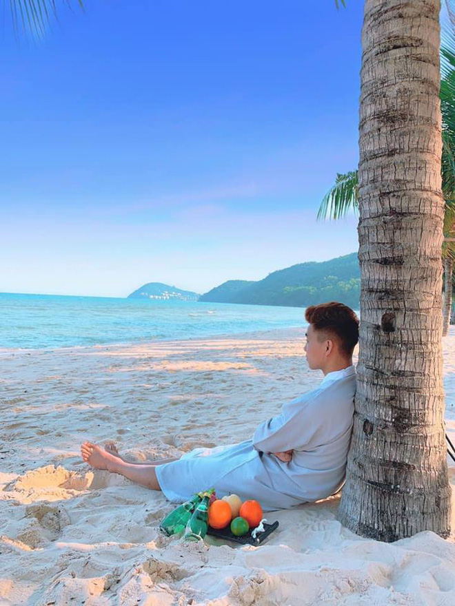 Khoe ảnh về quê ăn Tết với bạn gái, Văn Thanh nhận bão lời khen vì đẹp trai như oppa xứ Hàn!