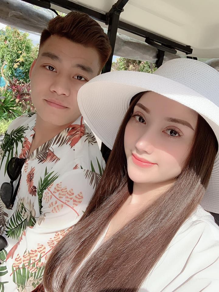 Khoe ảnh về quê ăn Tết với bạn gái, Văn Thanh nhận bão lời khen vì đẹp trai như oppa xứ Hàn!