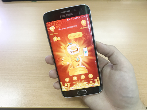 Viettel trao thưởng một kg vàng cho khách may mắn đêm giao thừa