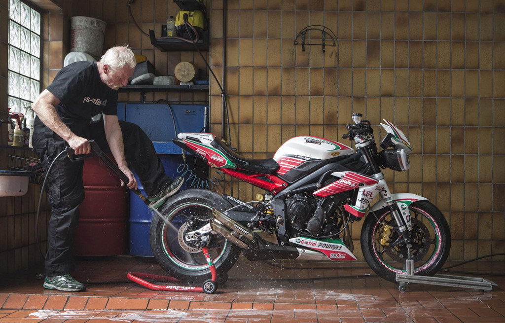 Chăm sóc xe máy sẵn sàng chơi Tết như thế nào?