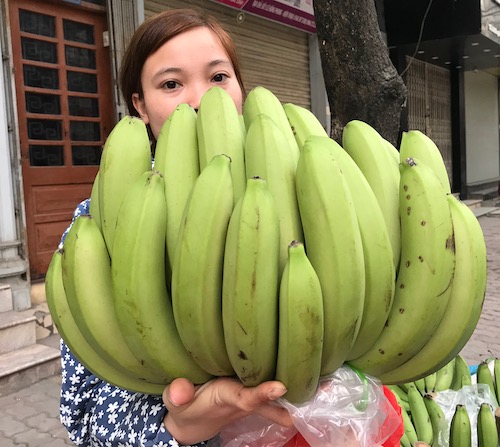 Gần nửa triệu đồng nải chuối xanh bày mâm ngũ quả