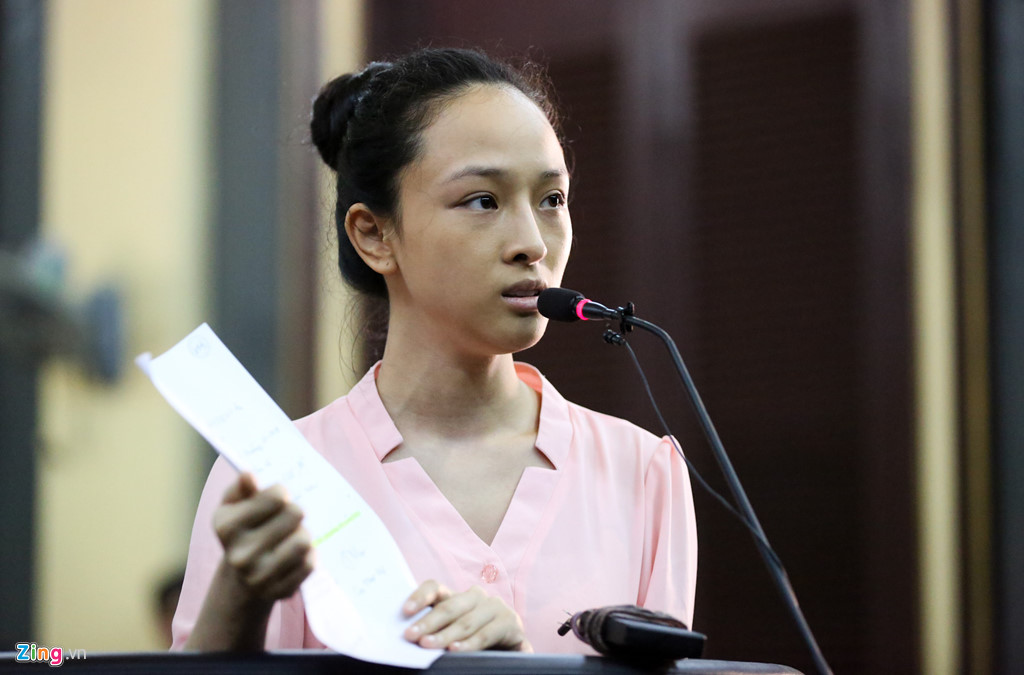 Vụ án bị đình chỉ, hoa hậu Phương Nga có được bồi thường?