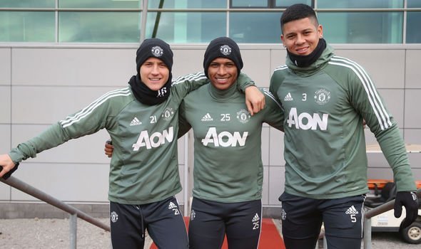 MU rước truyền nhân Ryan Giggs, thanh trừng 3 ông kễnh