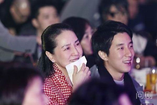 Vợ Thành Long - Lâm Phụng Kiều: Chồng ngoại tình vẫn sẵn sàng tha thứ, đứng giữa lằn ranh bao dung và nhu nhược