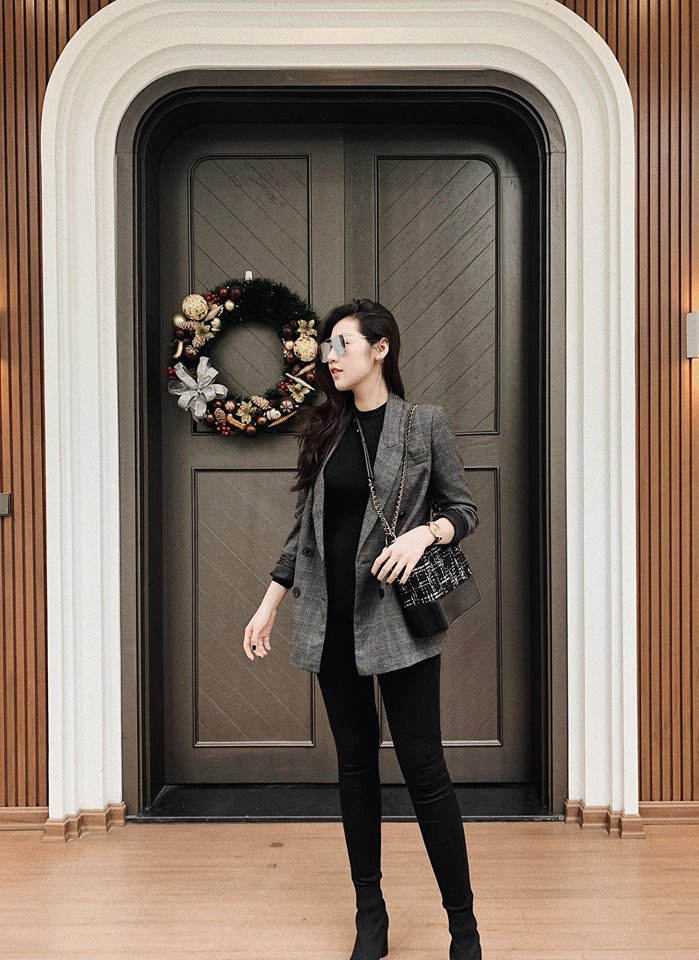 Không gian đón Tết đầy sang trọng, xa hoa của hai mỹ nhân Vbiz trong năm đầu về nhà chồng