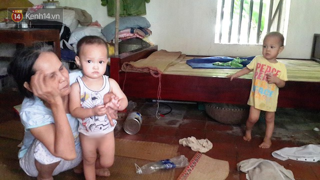 Tết buồn của cặp vợ chồng chênh lệch 43 tuổi ở Hà Nam: Không đào quất, không bánh chưng, 3 đứa con thơ phải mặc đồ cũ