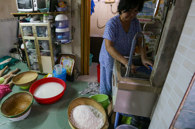 Người Sài Gòn thức đêm nấu bánh chưng khắp các con hẻm