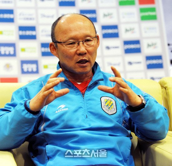 HLV Park Hang Seo: Phía sau hào quang gây bão