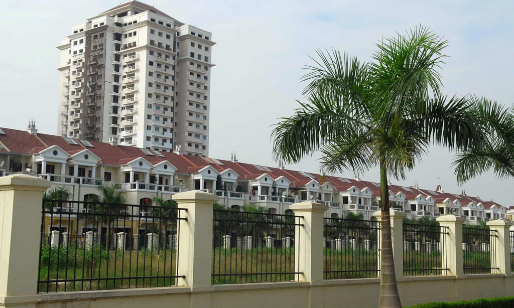 Bức tường ở đô thị cao cấp, ranh giới giàu nghèo giữa lòng Hà Nội