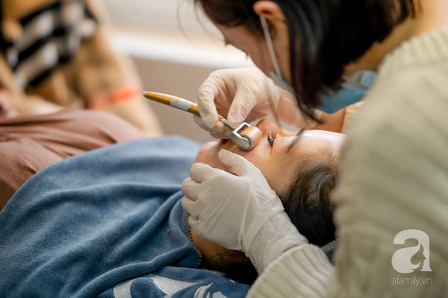 Sát giao thừa, chị em vẫn ùn ùn kéo nhau đi làm đẹp, chủ spa kiếm cả tỉ đồng chỉ trong 1 tuần giáp Tết