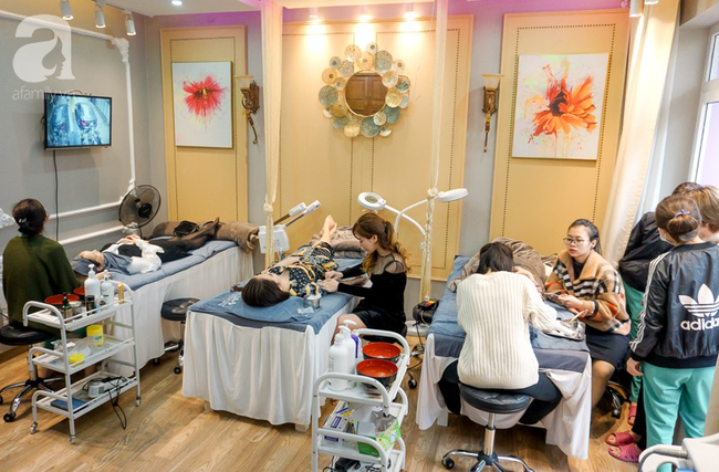 Sát giao thừa, chị em vẫn ùn ùn kéo nhau đi làm đẹp, chủ spa kiếm cả tỉ đồng chỉ trong 1 tuần giáp Tết