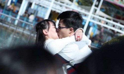 Bồ nhí của chồng rủ tối nay đến ngủ với em nhé bị vợ phát hiện còn nói đạo lý khiến chị em nóng mắt