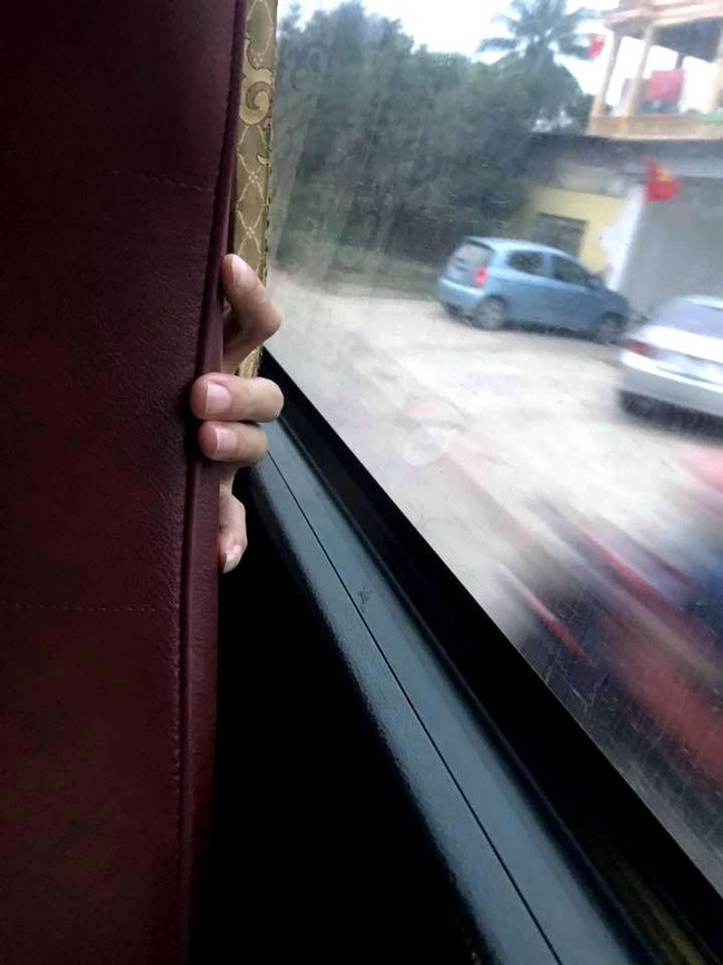 Ám ảnh kinh hoàng trên chuyến xe về quê ăn Tết: Cô gái trẻ bị đôi tay hư hỏng này tìm cách sàm sỡ Ám ảnh kinh hoàng trên chuyến xe về quê ăn Tết: Cô gái trẻ bị đôi tay hư hỏng này tìm cách sàm sỡ