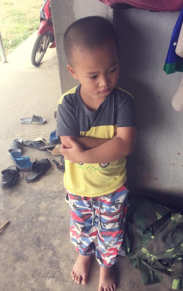 Chuyện hài hước cuối năm: Thấy cả nhà dọn dẹp stress quá, thanh niên 4 tuổi mở chuồng gà hơn 80 con cho mọi người sum vầy hơn