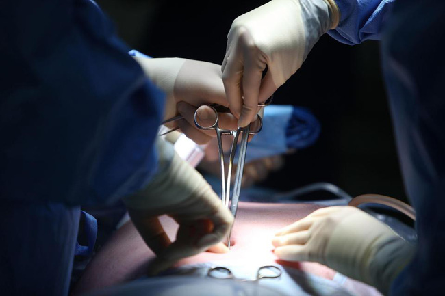 Tử vong ở Mexico, người nhà nạn nhân đau đớn nhận về thi thể trống rỗng nội tạng, thiếu não, dạ dày và trái tim