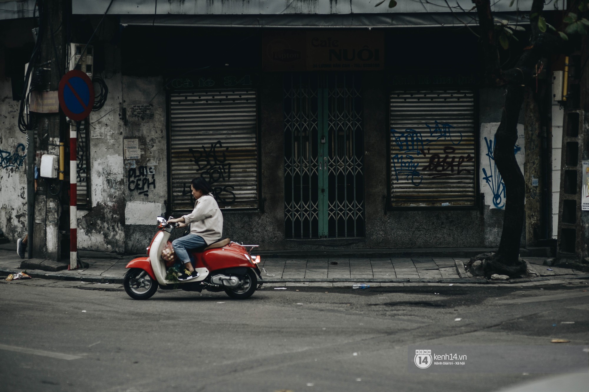 Có một Hà Nội sáng 30 Tết vắng lặng, an nhiên và rất... Hà Nội!