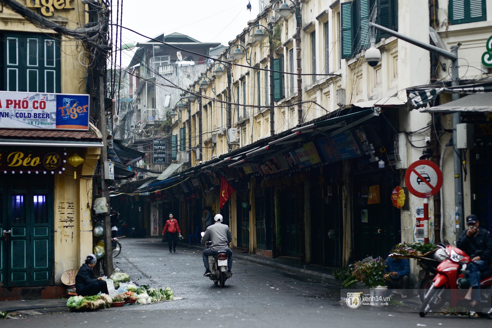 Có một Hà Nội sáng 30 Tết vắng lặng, an nhiên và rất... Hà Nội!
