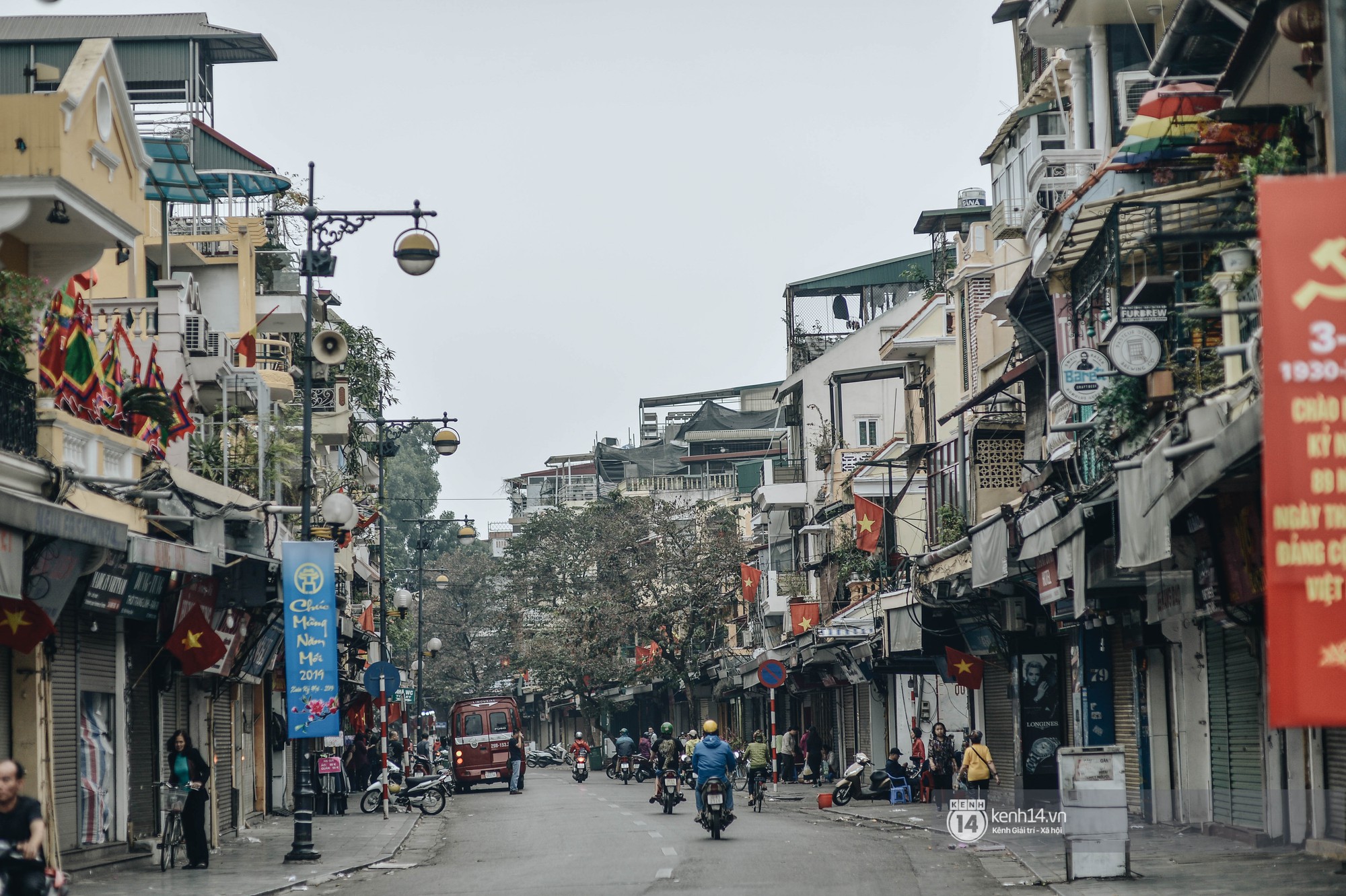 Có một Hà Nội sáng 30 Tết vắng lặng, an nhiên và rất... Hà Nội!