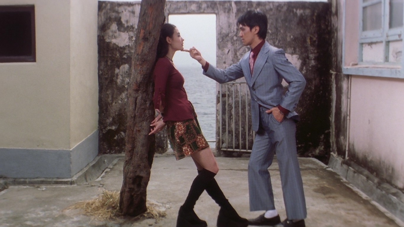 Cùng Vua Hài Châu Tinh Trì phá đảo ngày Tết với 7 bộ phim siêu hài hước