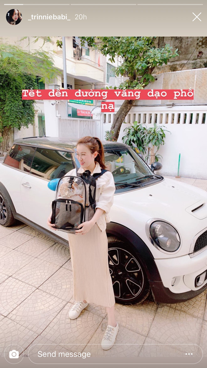 Rich kid Việt khoe nhà trang hoàng sang chảnh, hộp mứt vàng đón Tết