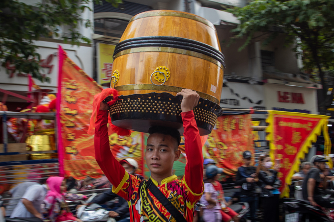 Hàng chục đoàn lân sư rồng xin lộc cầu may ở Sài Gòn