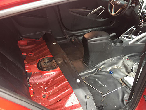 Giá rửa xe, dọn nội thất tăng gấp đôi ngày Tết