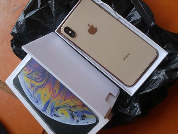 Mua iPhone XS Max giá 20 triệu, bị lừa tráo mô hình
