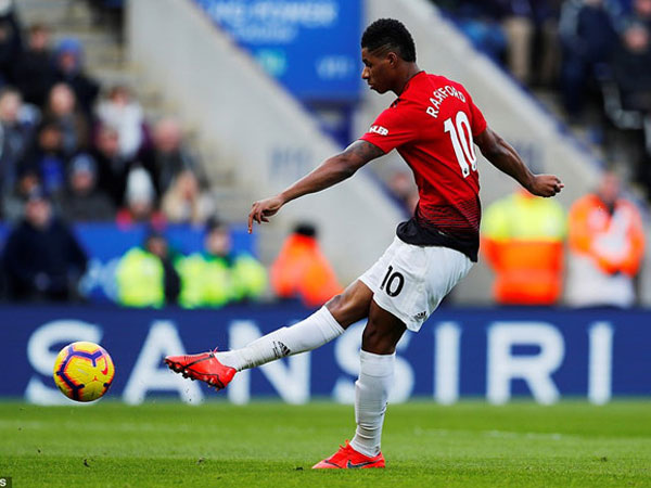 HLV Solskjaer không hài lòng với chiến thắng của MU