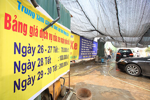 300.000 đồng một lần rửa xe ở Hà Nội ngày giáp Tết