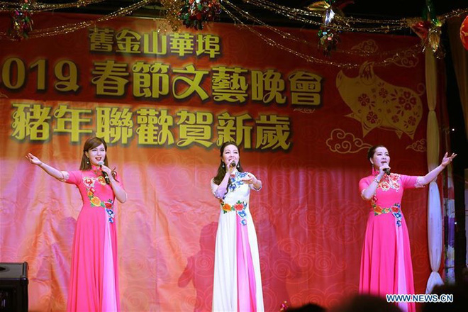 Không khí đón xuân Kỷ Hợi trên khắp thế giới