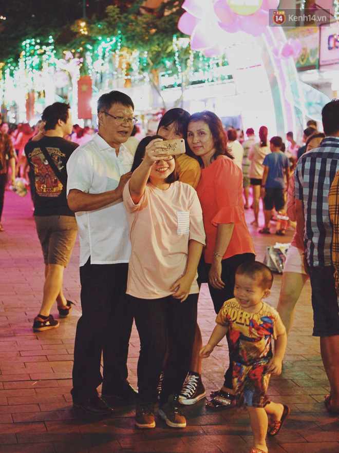 Pháo hoa rợp trời đêm giao thừa, cả nước hân hoan chào đón năm mới Kỷ Hợi 2019