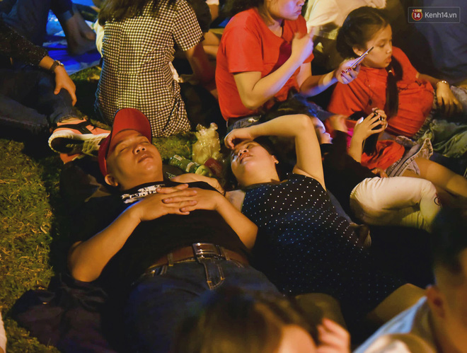 Pháo hoa rợp trời đêm giao thừa, cả nước hân hoan chào đón năm mới Kỷ Hợi 2019