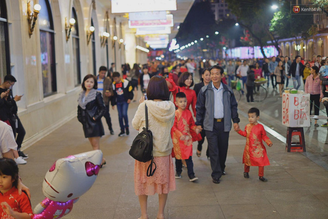 Pháo hoa rợp trời đêm giao thừa, cả nước hân hoan chào đón năm mới Kỷ Hợi 2019