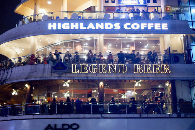 Pháo hoa rợp trời đêm giao thừa, cả nước hân hoan chào đón năm mới Kỷ Hợi 2019