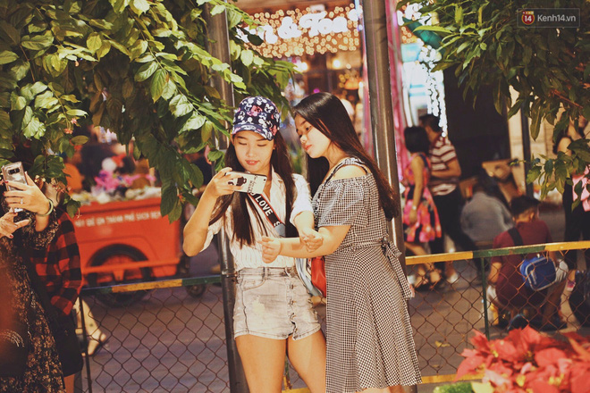 Pháo hoa rợp trời đêm giao thừa, cả nước hân hoan chào đón năm mới Kỷ Hợi 2019