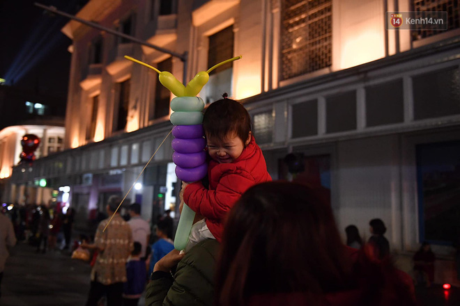 Pháo hoa rợp trời đêm giao thừa, cả nước hân hoan chào đón năm mới Kỷ Hợi 2019