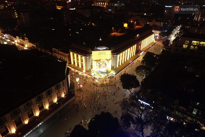 Pháo hoa rợp trời đêm giao thừa, cả nước hân hoan chào đón năm mới Kỷ Hợi 2019